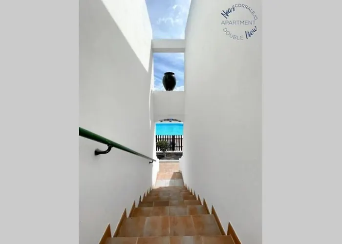 B-rent Noa's Double Pool View Appartement