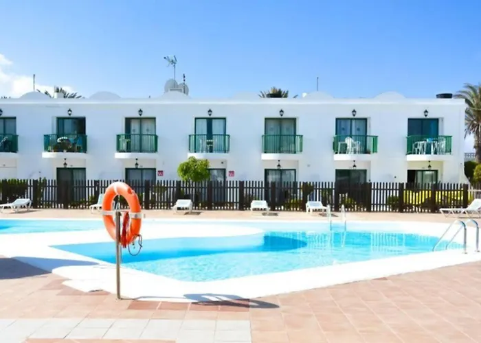 Noa's Double Pool View